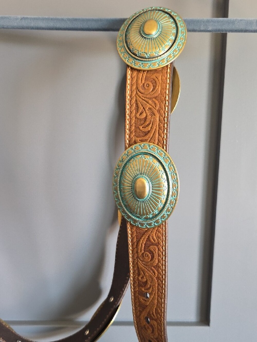 Women's Ariat Brown Leather Belt with Turquoise-Patina Concho Accents XL - Picture 5 of 7